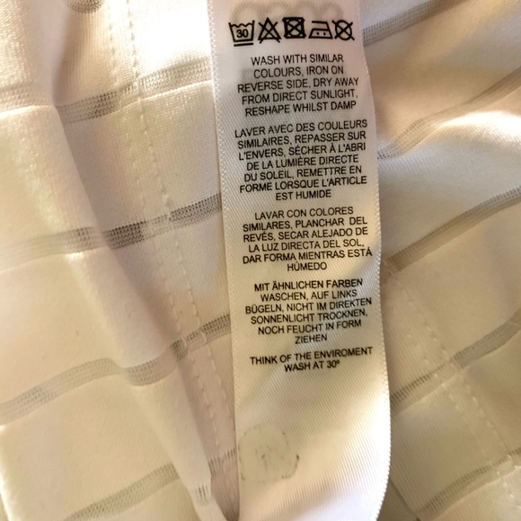 ASOS Men’s white mens pullover shirt enscribed Amour size XL 40 in chest - Picture 6 of 6